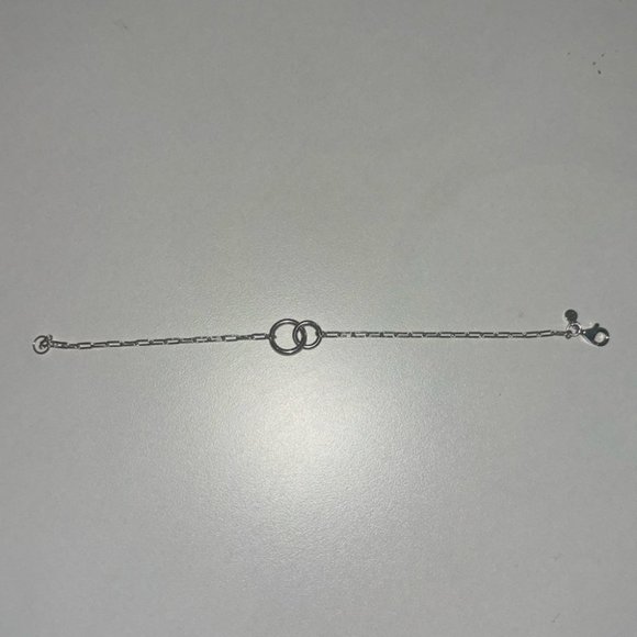 925 Sterling Silver Dainty Chain Bracelet with Interlocking Circles - Picture 4 of 6